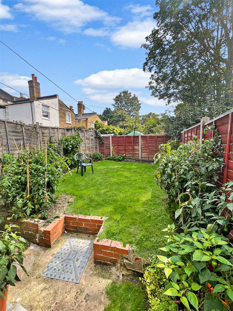 1 bed house share to rent in Crewys Road, London  - Property Image 4