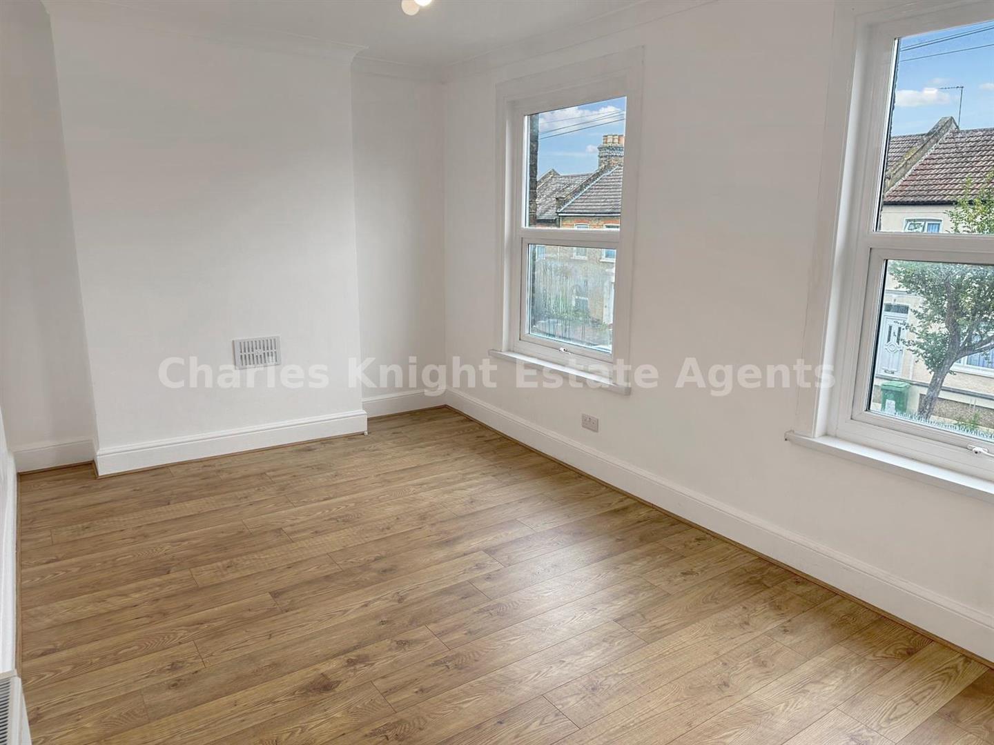 3 bed house to rent in Glenfarg Road, London  - Property Image 6