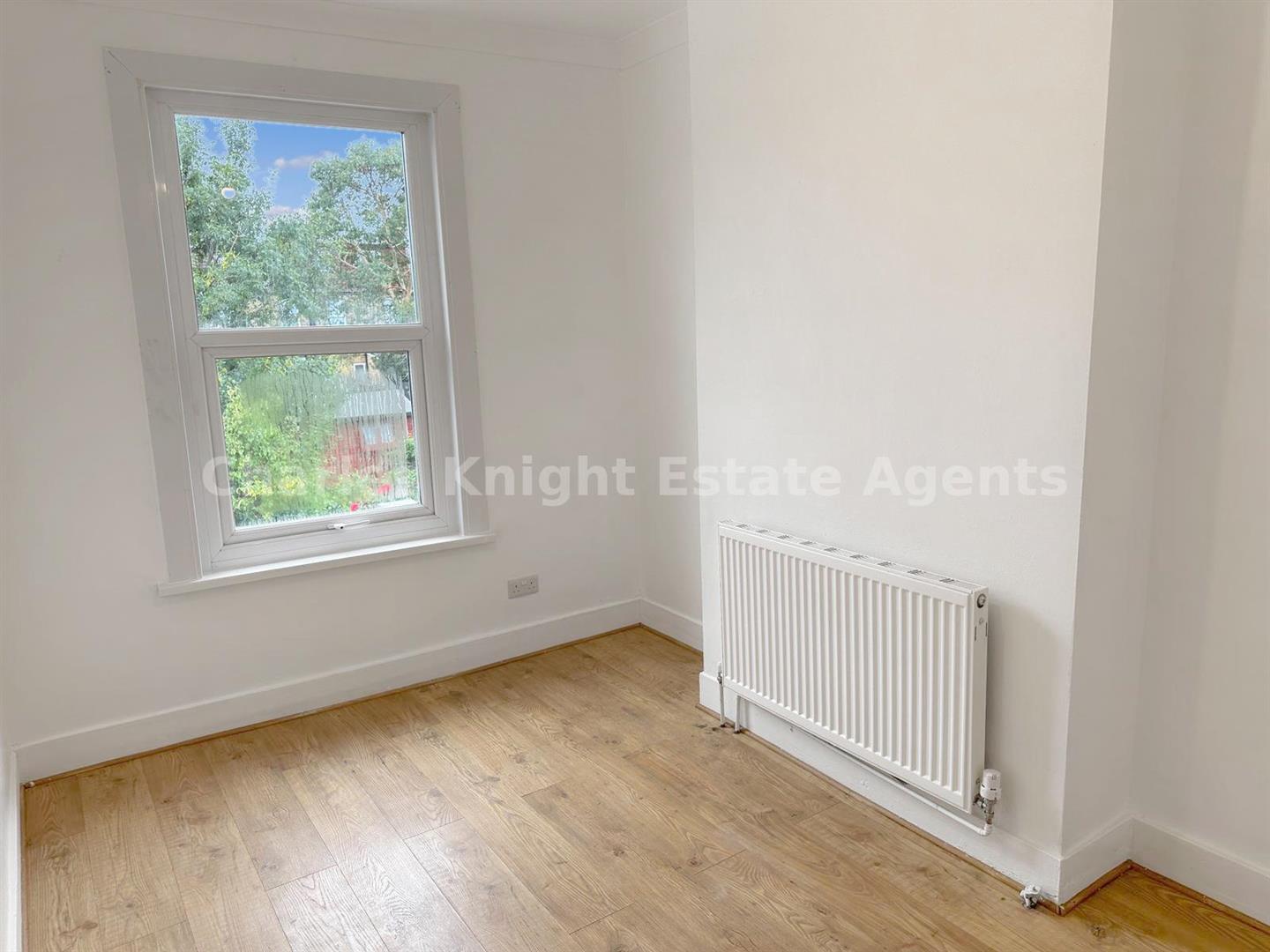 3 bed house to rent in Glenfarg Road, London  - Property Image 8