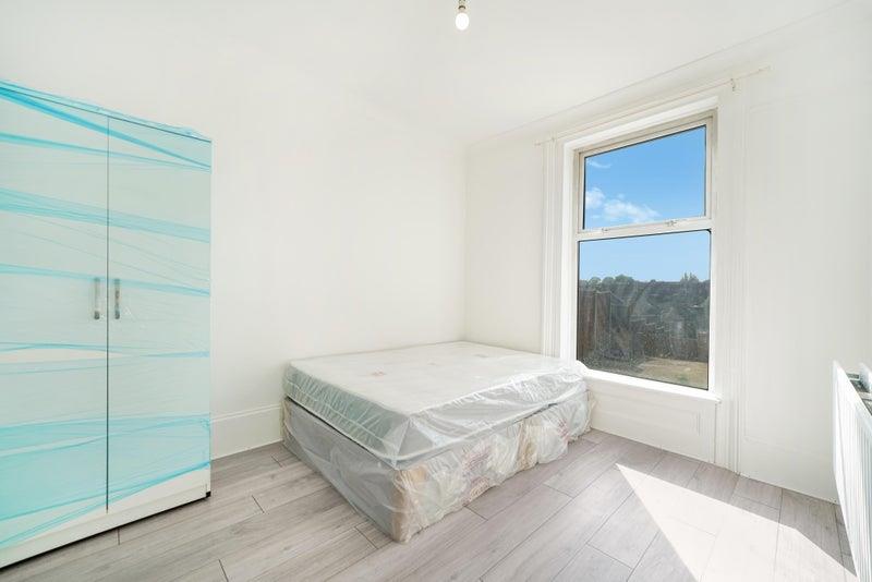 1 bed house to rent in Crescent Road, London 1