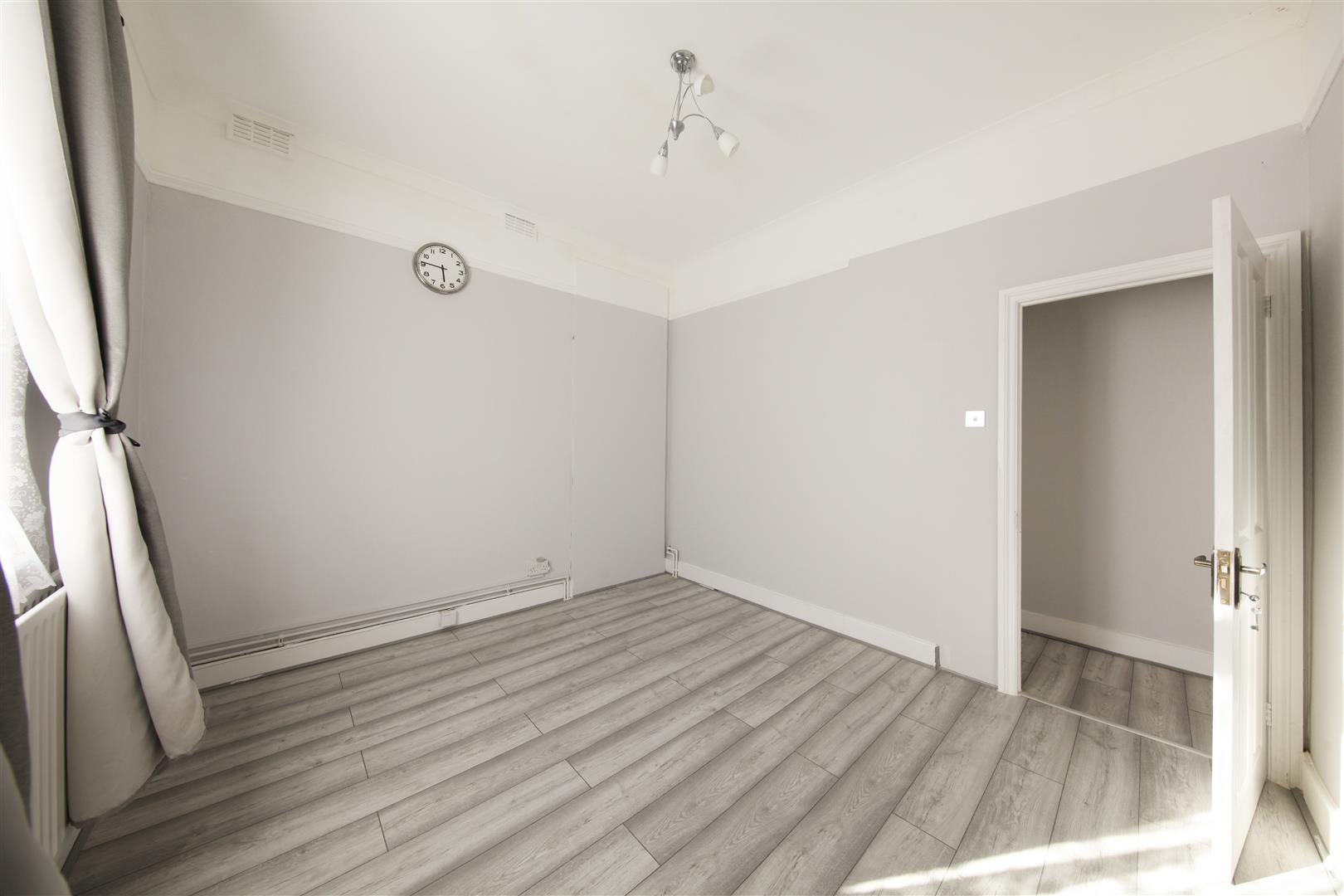 1 bed flat for sale in Bromley Road, London 5