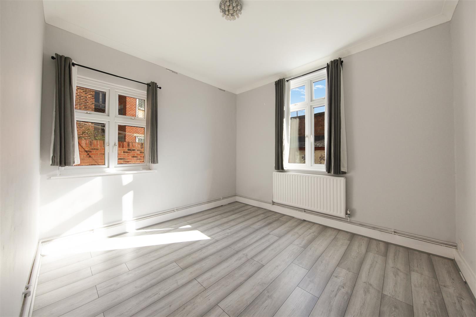 1 bed flat for sale in Bromley Road, London 3