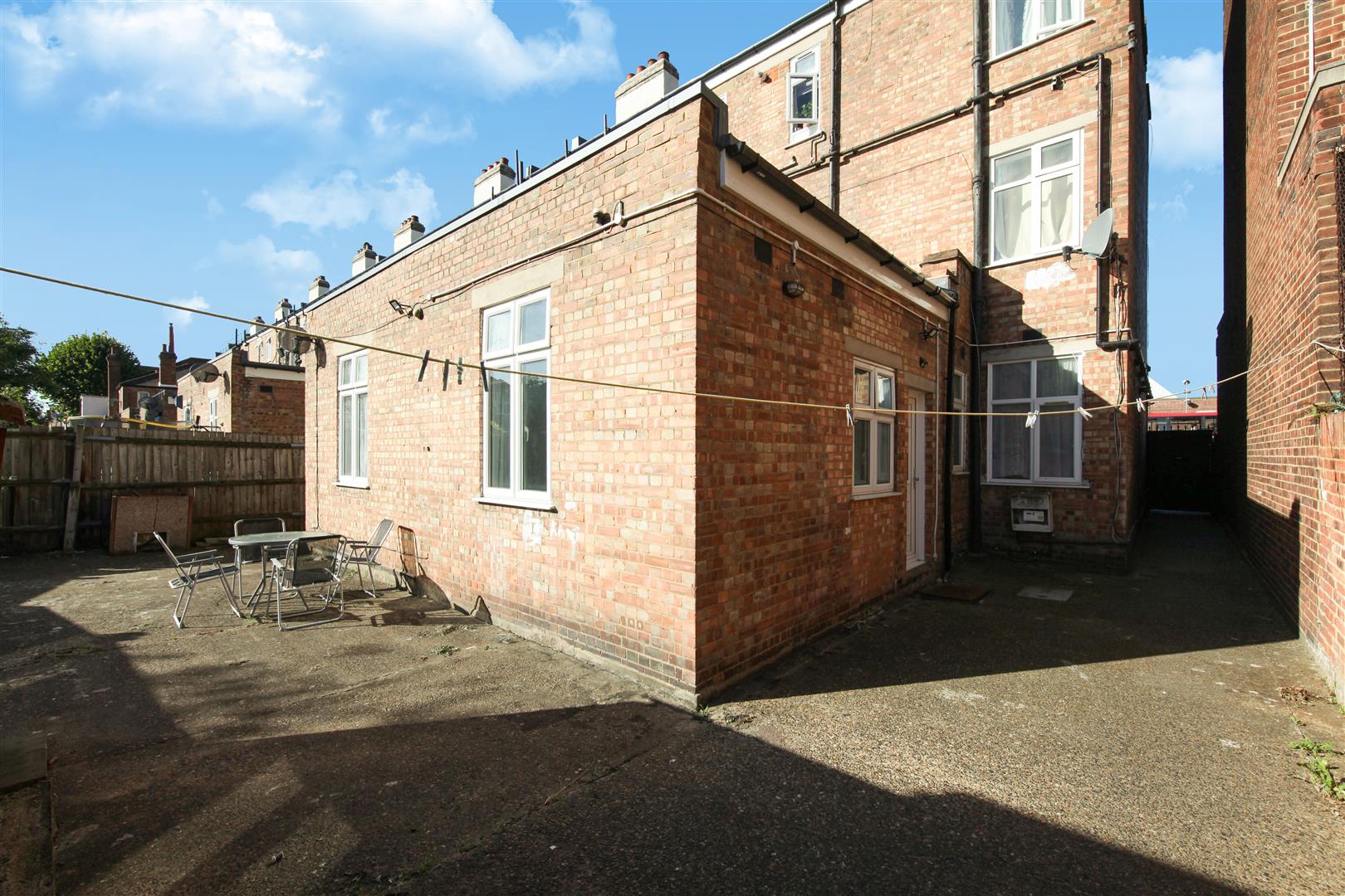 1 bed flat for sale in Bromley Road, London 9