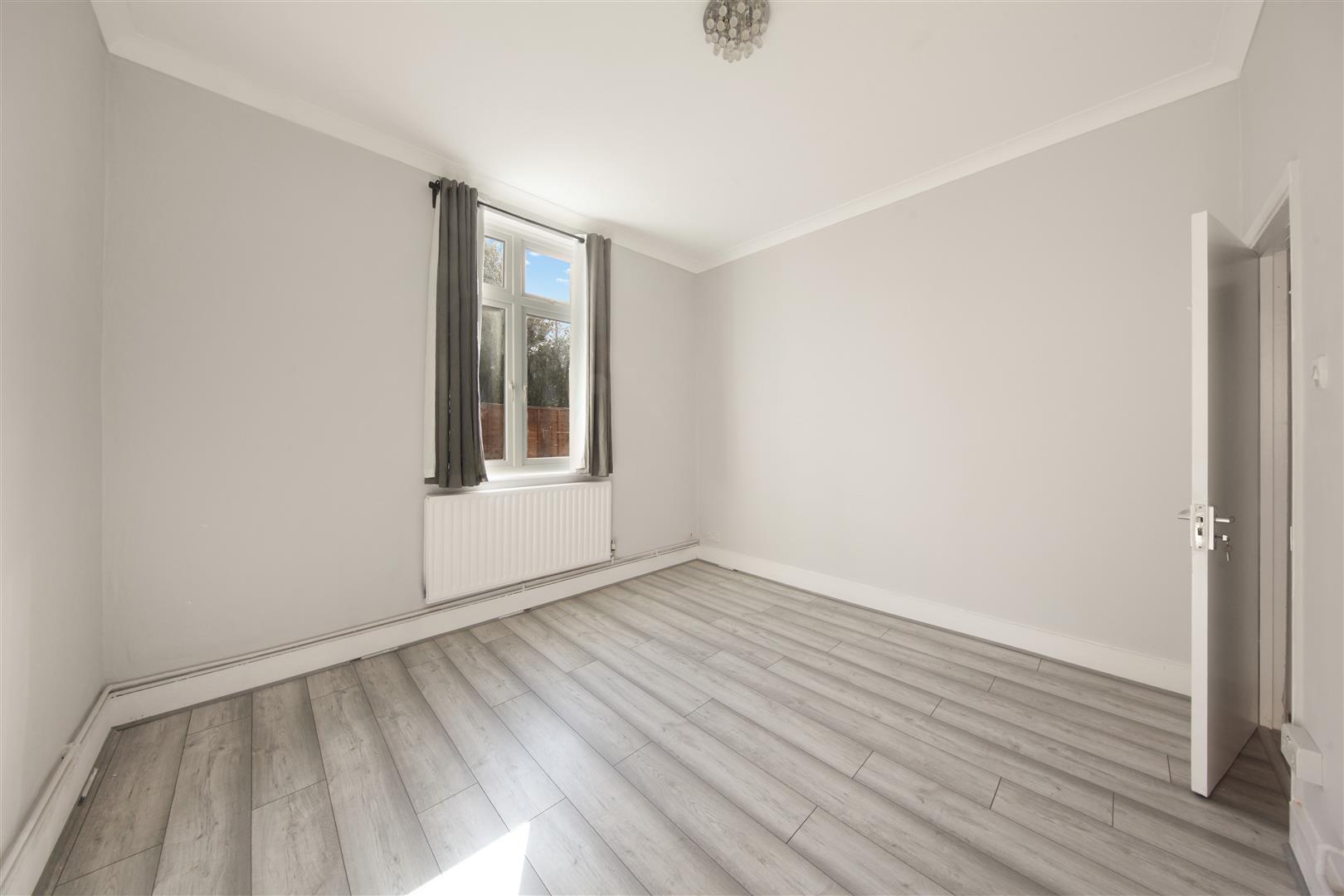 1 bed flat for sale in Bromley Road, London 2