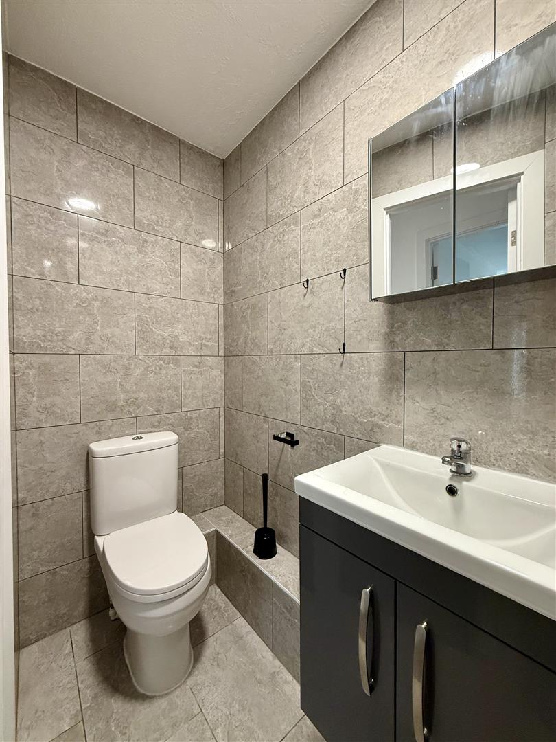 5 bed flat to rent in Sharratt Street, London  - Property Image 15