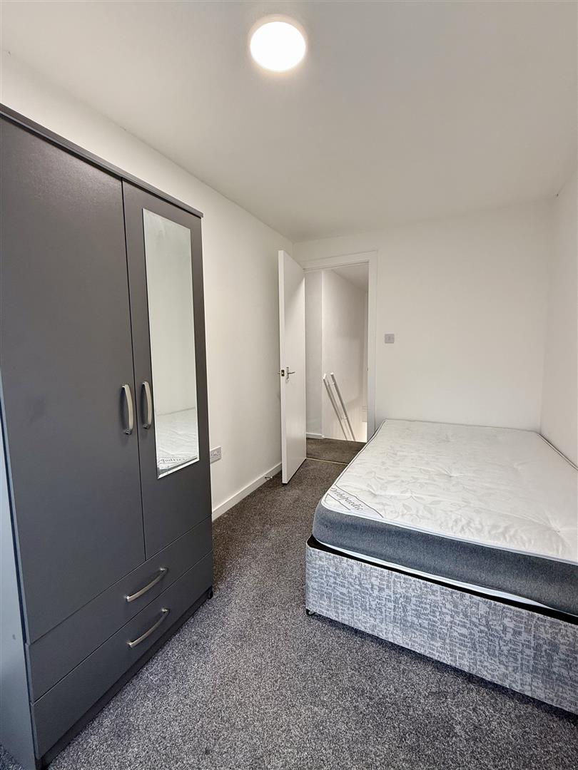 5 bed flat to rent in Sharratt Street, London  - Property Image 10