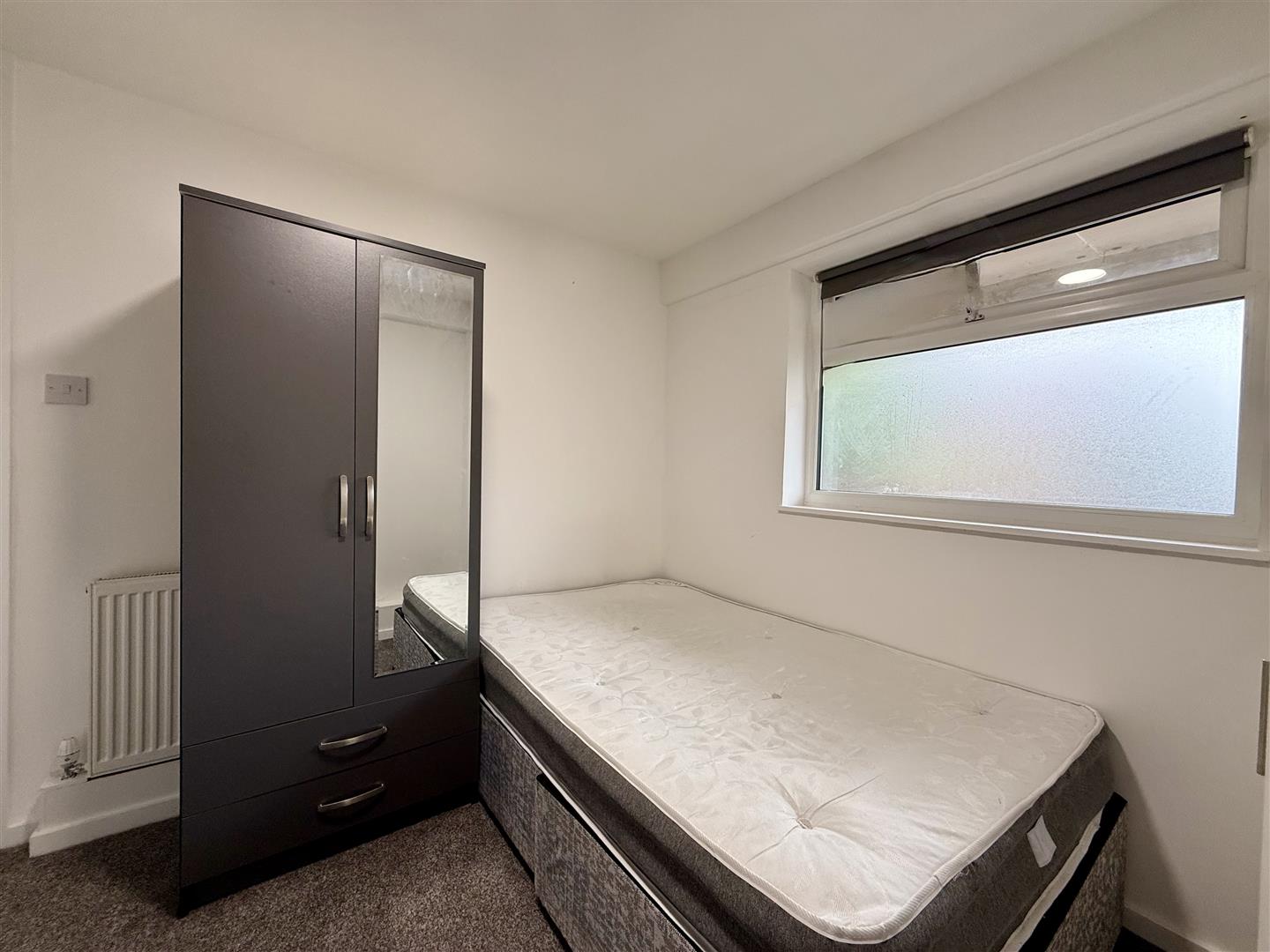 5 bed flat to rent in Sharratt Street, London  - Property Image 6
