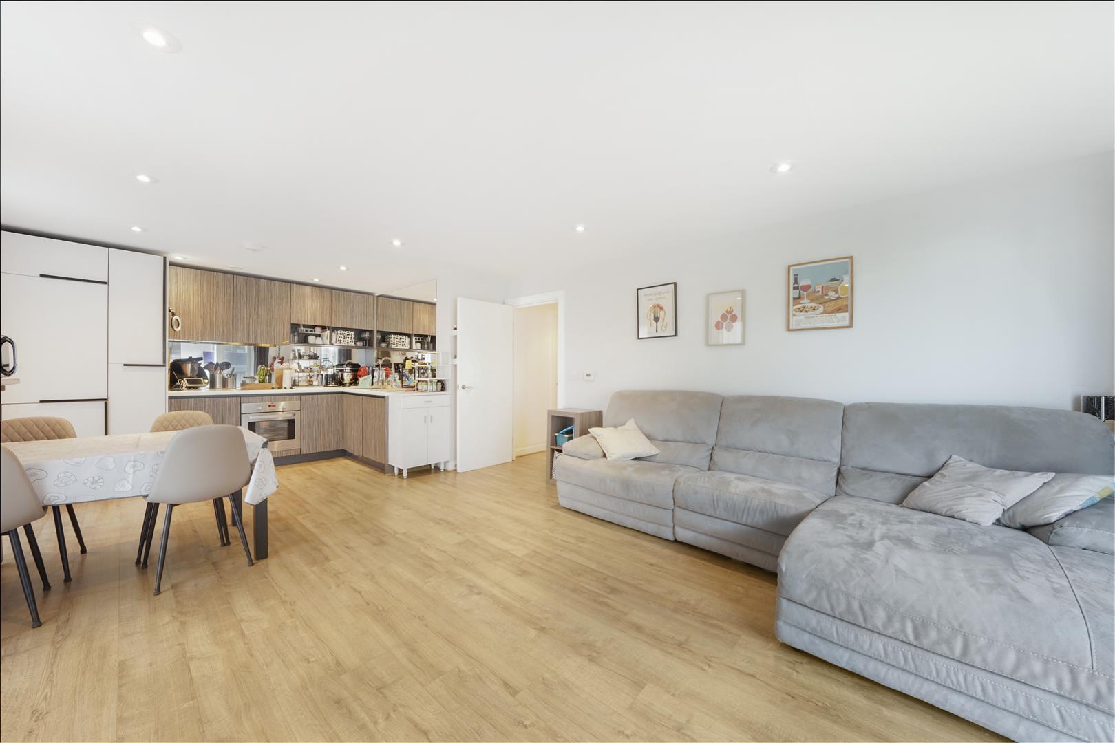 2 bed flat for sale in Conington Road, London  - Property Image 3