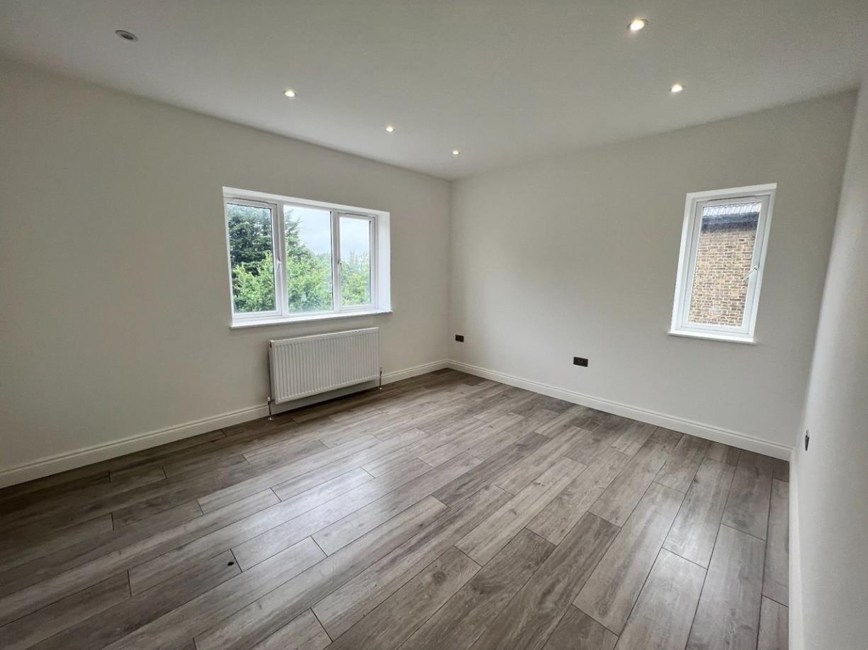 2 bed flat to rent in Southwood Road, Eltham 4