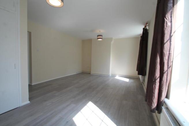 3 bed flat to rent in Frendsbury Road, Brockley  - Property Image 4