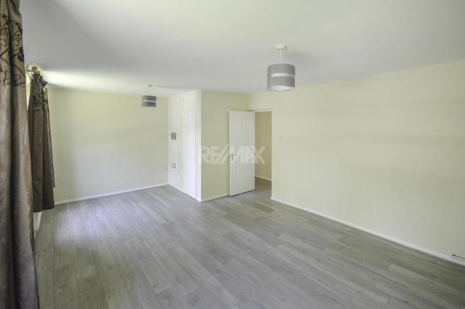 3 bed flat to rent in Frendsbury Road, Brockley  - Property Image 9