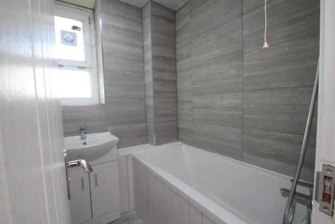 3 bed flat to rent in Frendsbury Road, Brockley  - Property Image 7