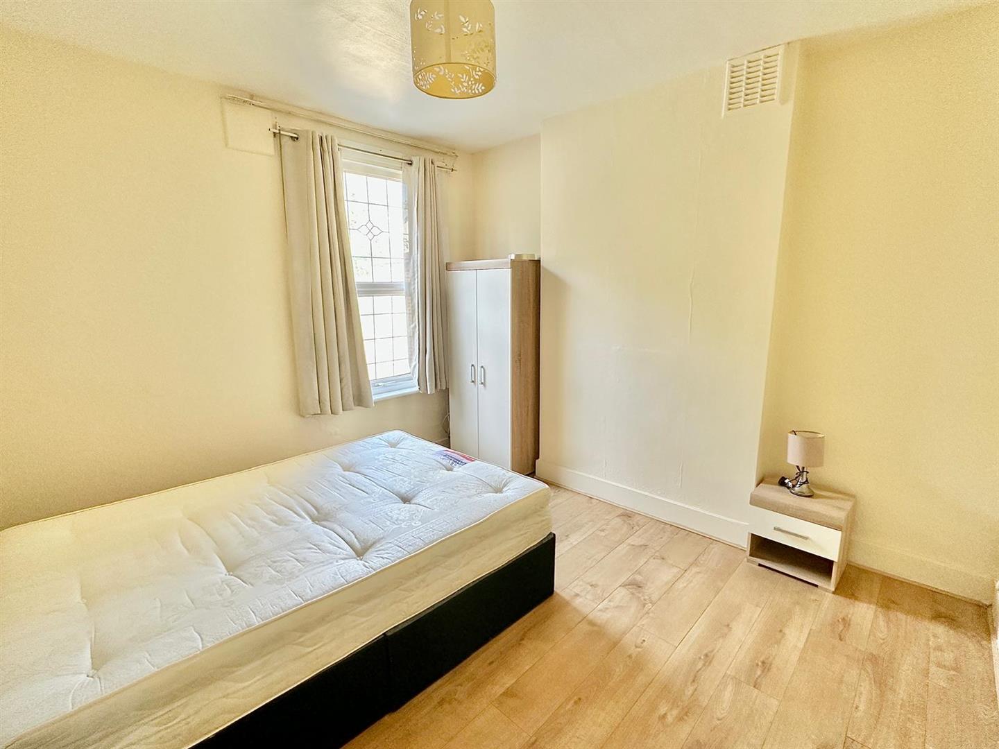 4 bed house to rent in Thornford Road, London  - Property Image 5