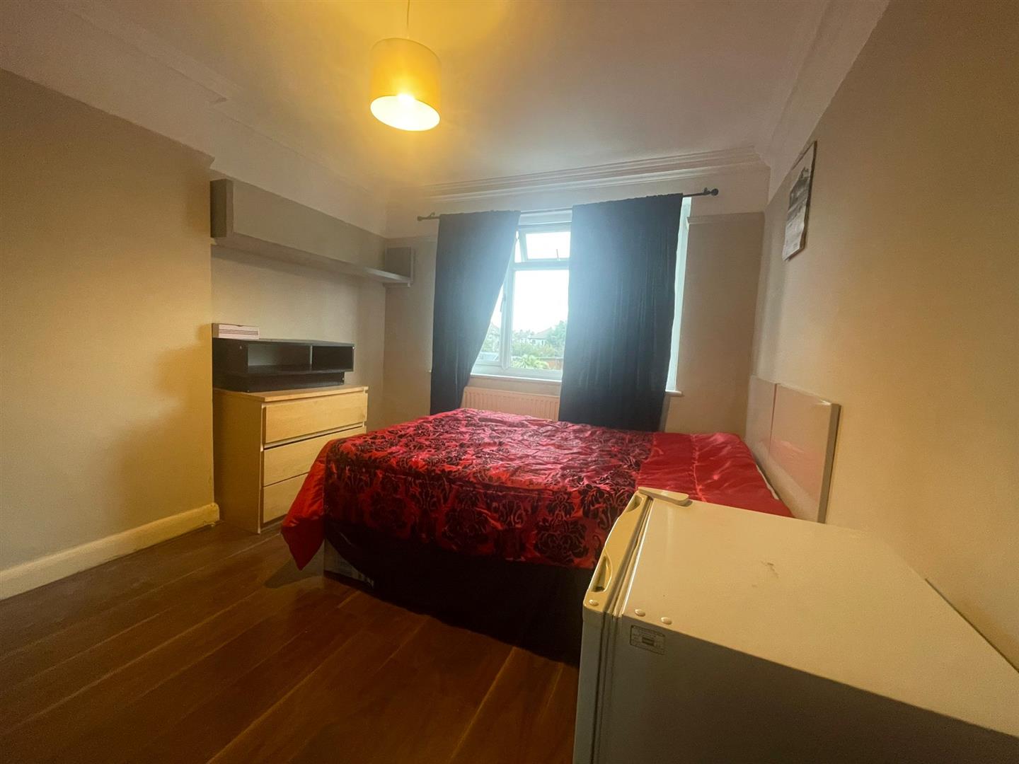 House to rent in Winsford Road, London 2