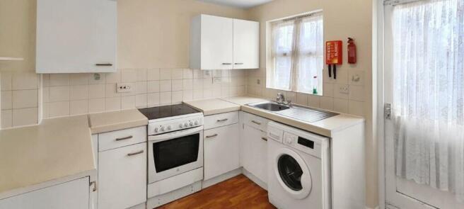 2 bed terraced house for sale in Longbridge Way, London  - Property Image 4