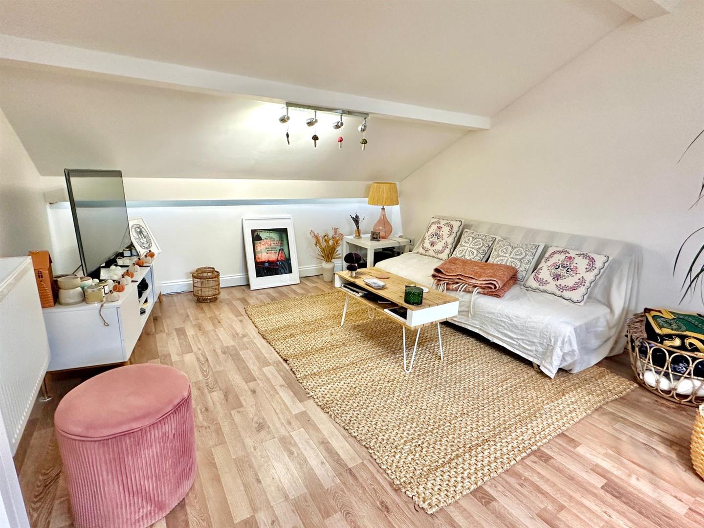 1 bed flat to rent in Marischal Road, London  - Property Image 2