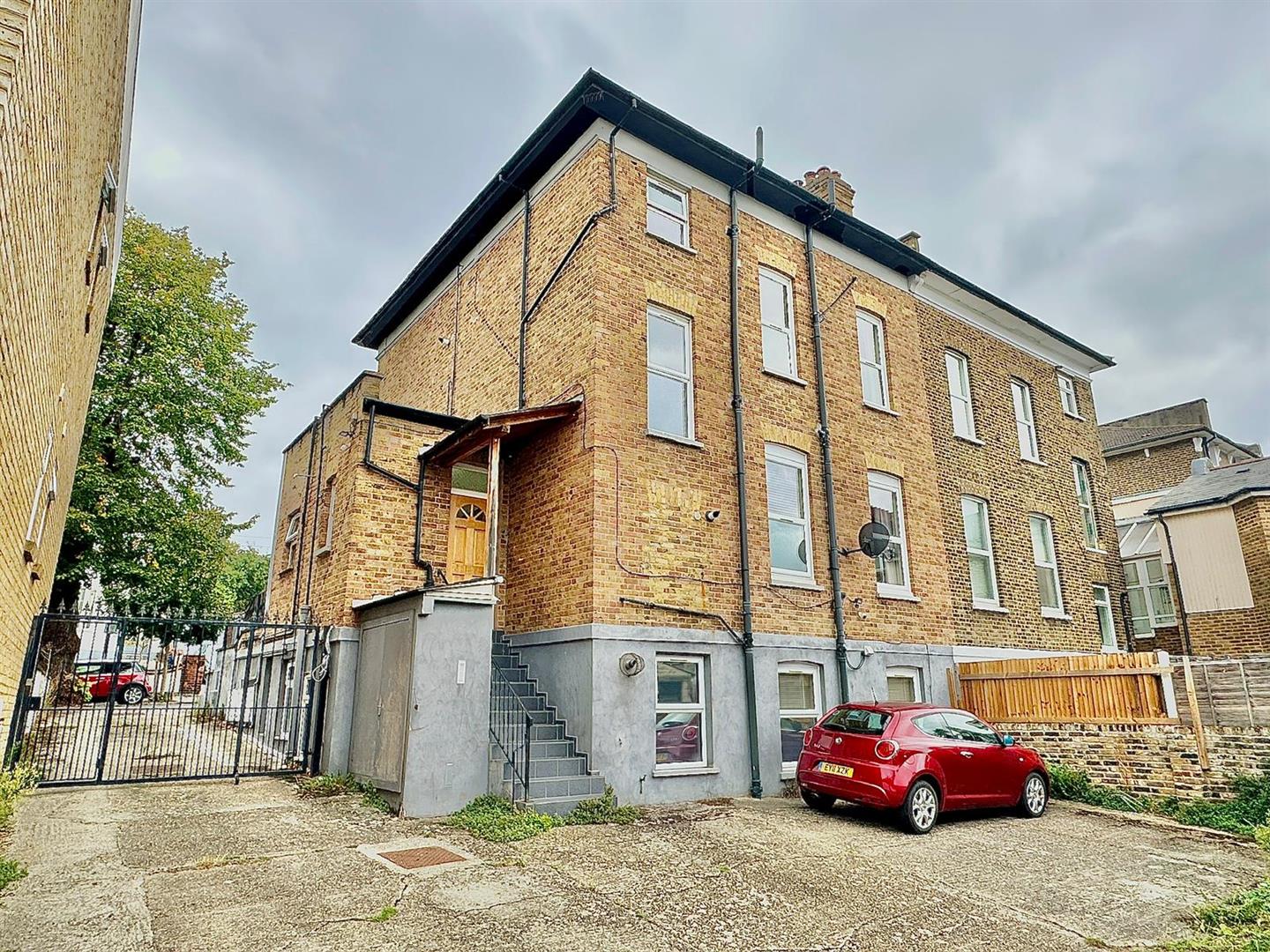 1 bed flat to rent in Marischal Road, London  - Property Image 7