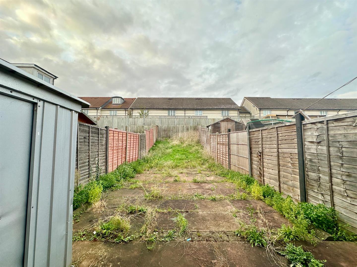 2 bed house to rent in Nickelby Close, London 6