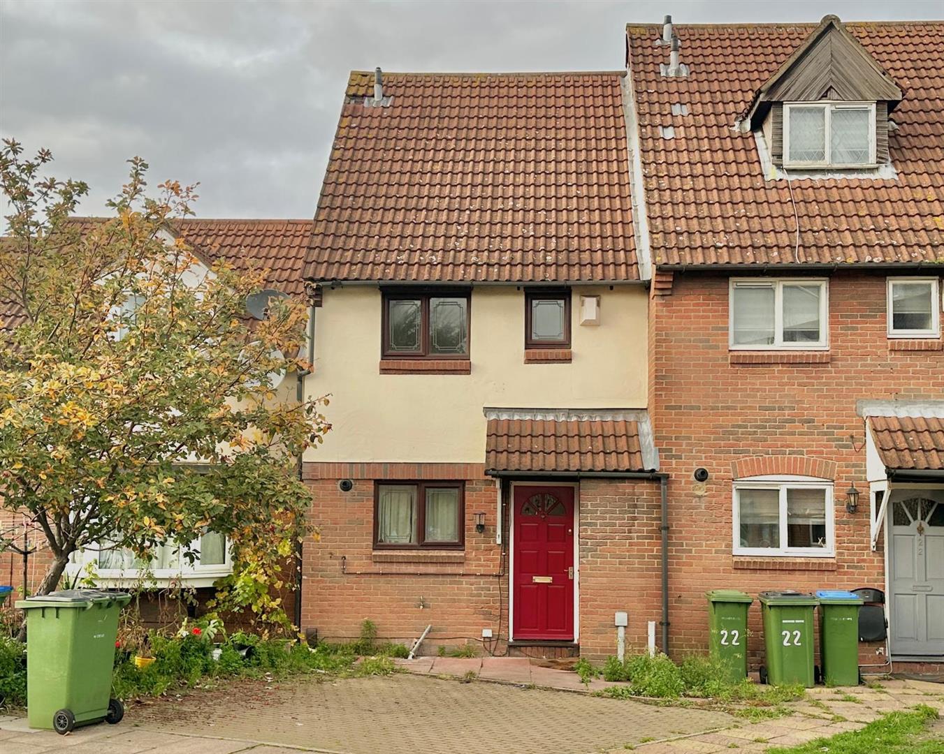 2 bed house to rent in Nickelby Close, London  - Property Image 1