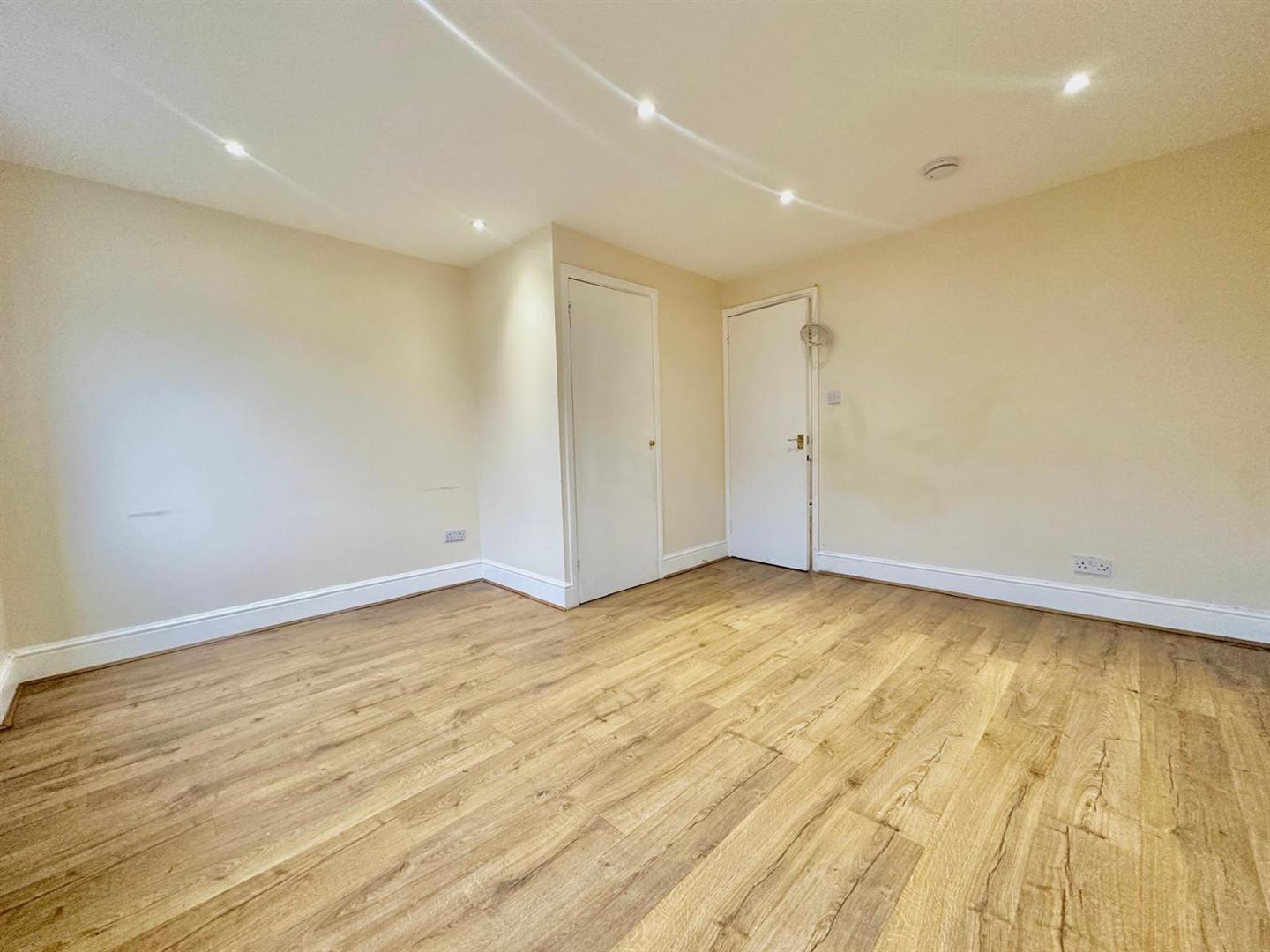 2 bed house to rent in Nickelby Close, London 4