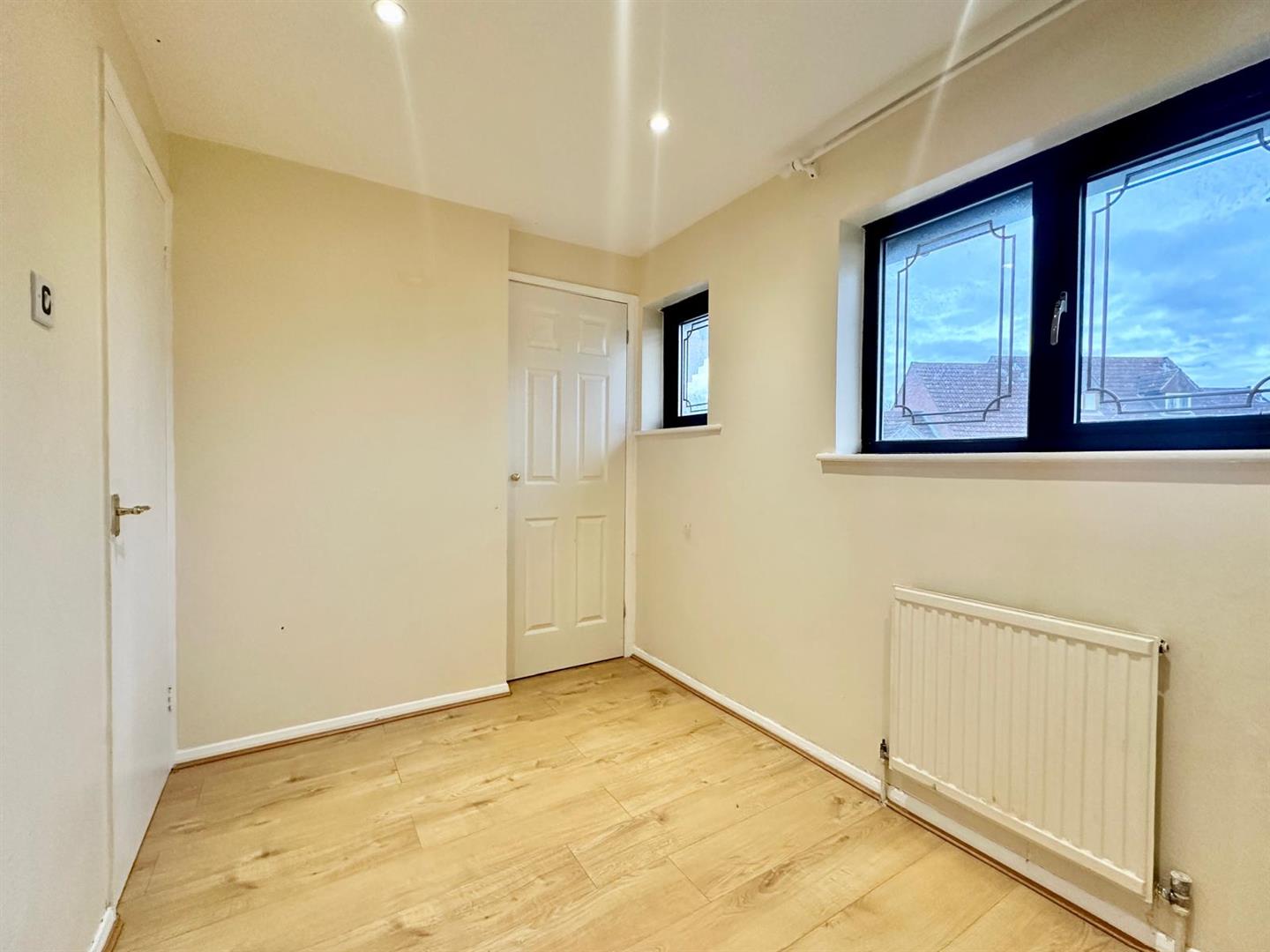 2 bed house to rent in Nickelby Close, London 5