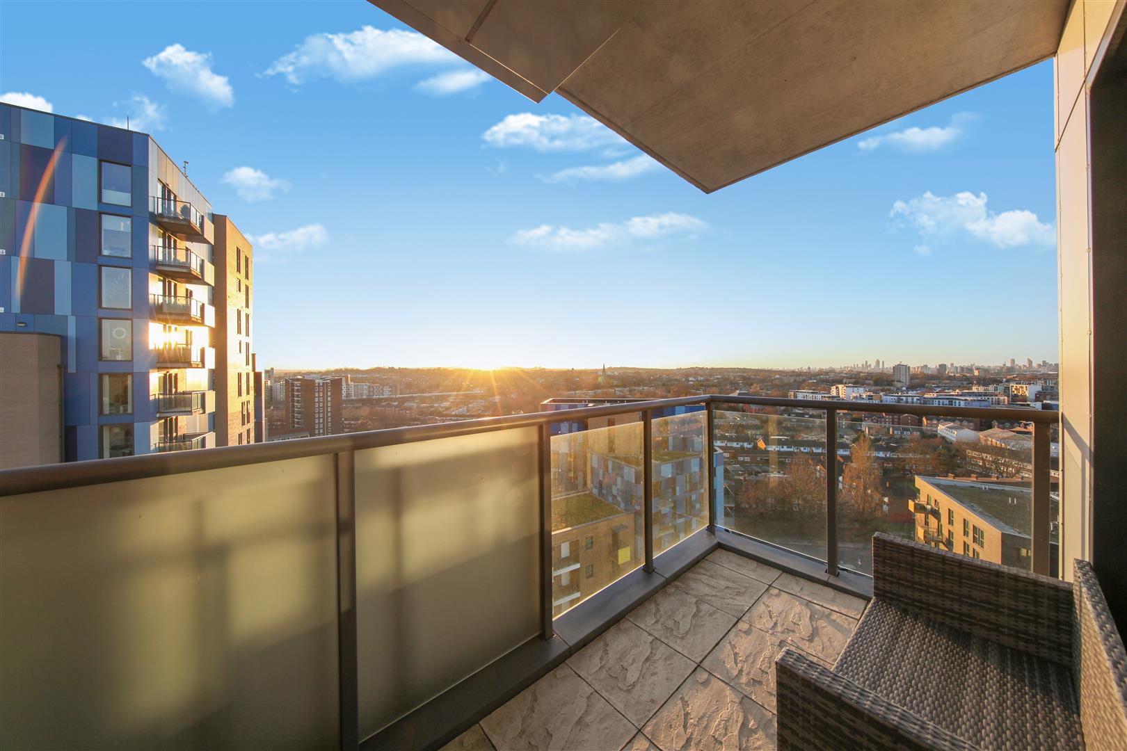 2 bed flat for sale in Larkwood Avenue, London 3