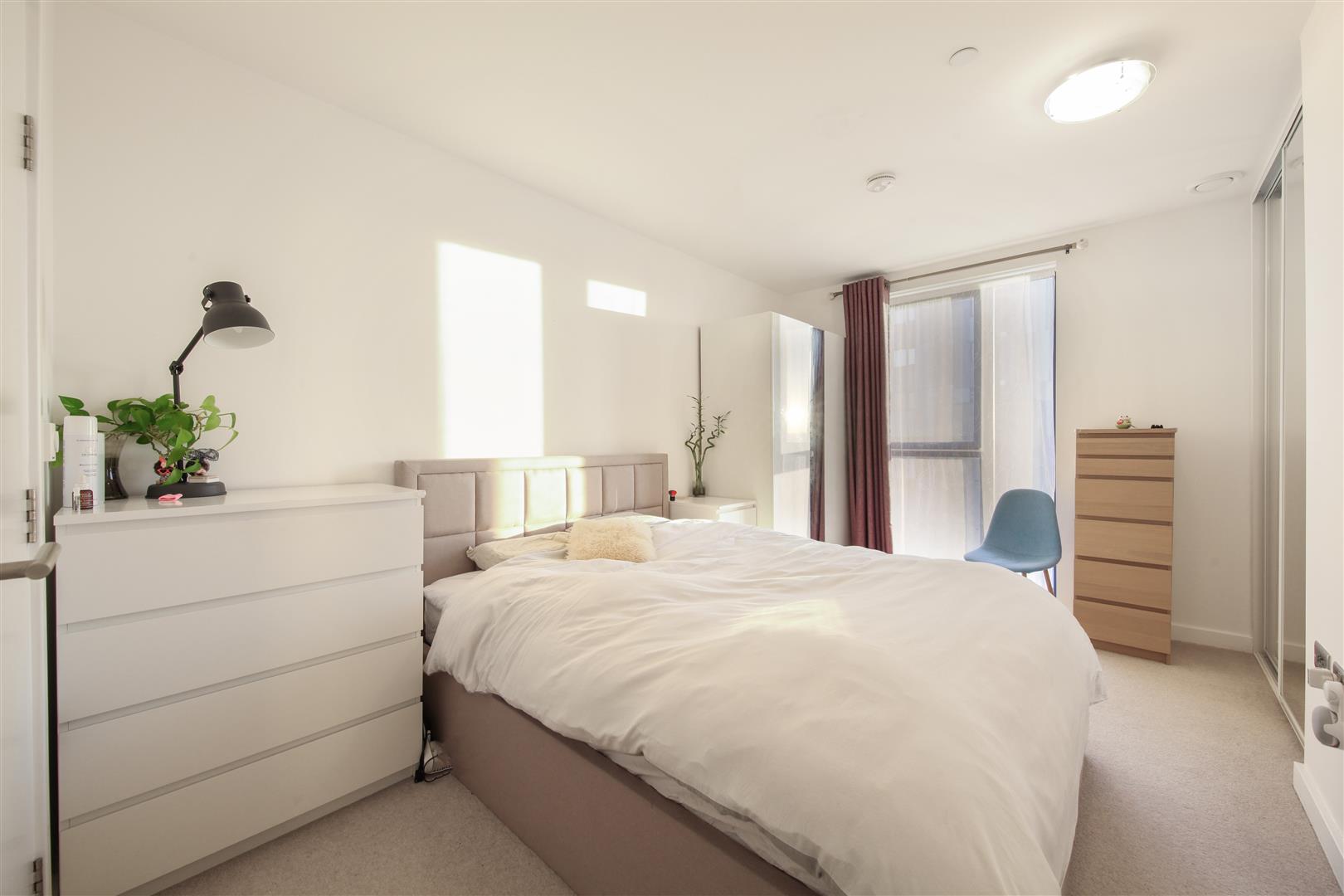 2 bed flat for sale in Larkwood Avenue, London  - Property Image 8