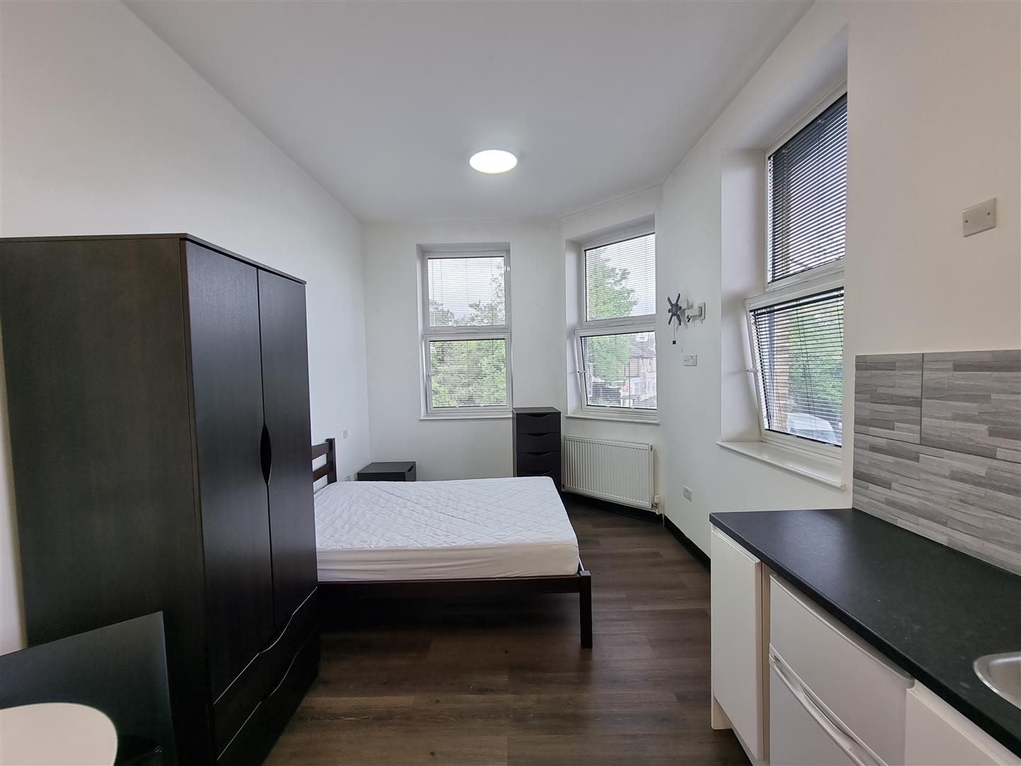 1 bed house share to rent in Parish Lane, London 6