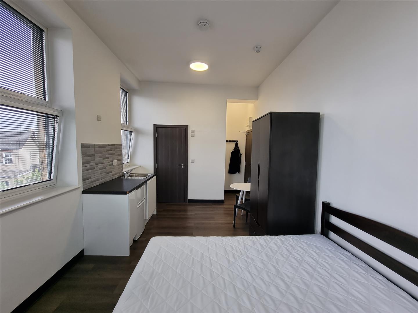 1 bed house share to rent in Parish Lane, London  - Property Image 6