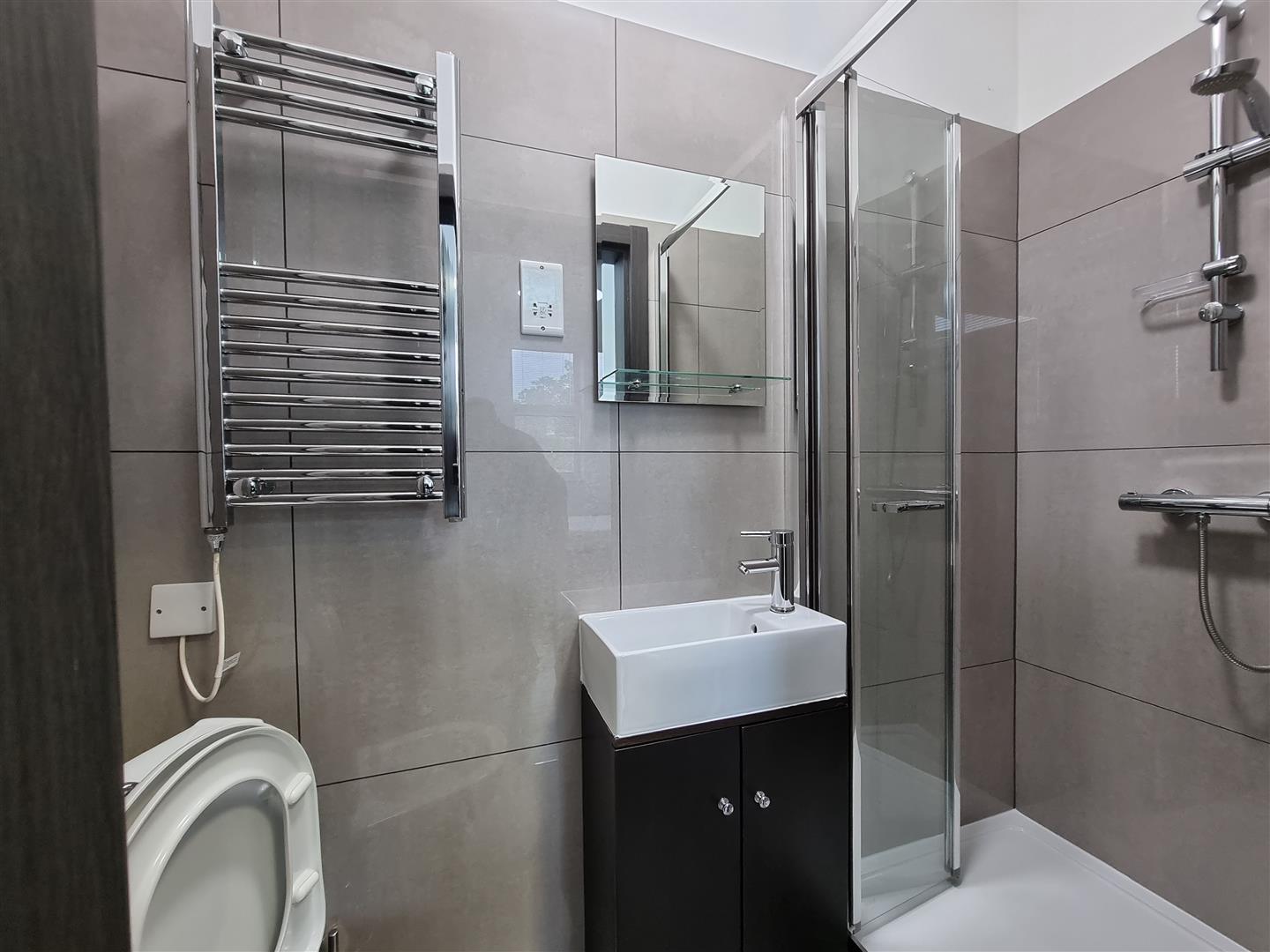 1 bed house share to rent in Parish Lane, London 1