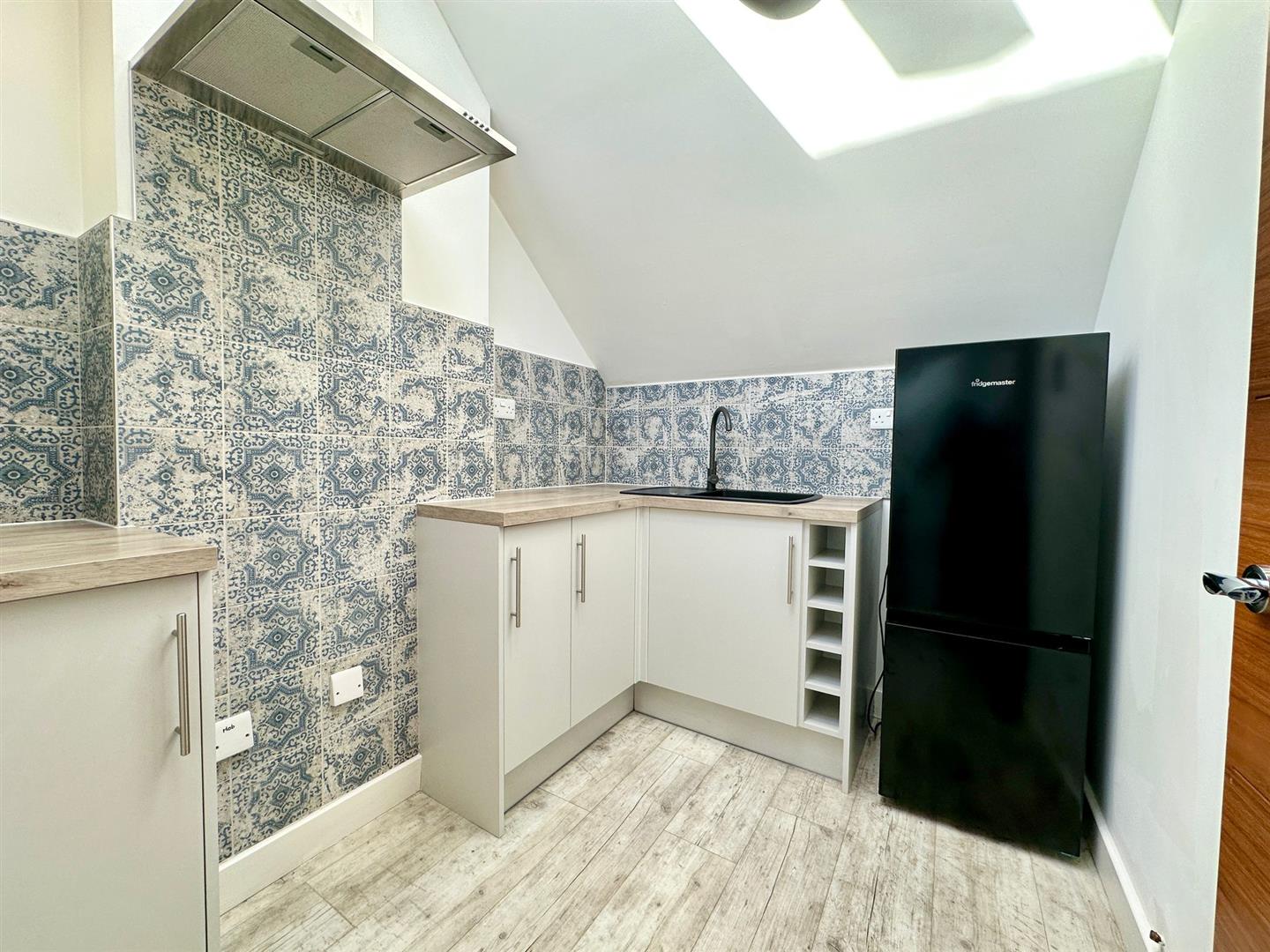 1 bed flat to rent in Woolwich Road, London  - Property Image 5