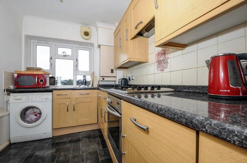 3 bed flat to rent in Bromley Road, London  - Property Image 5