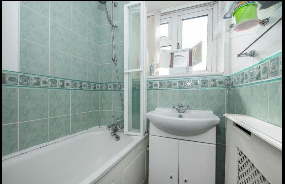 3 bed flat to rent in Bromley Road, London  - Property Image 6