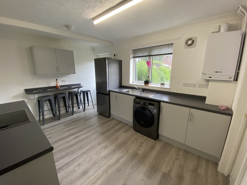 5 bed terraced house to rent in Northfields, Norwich 3