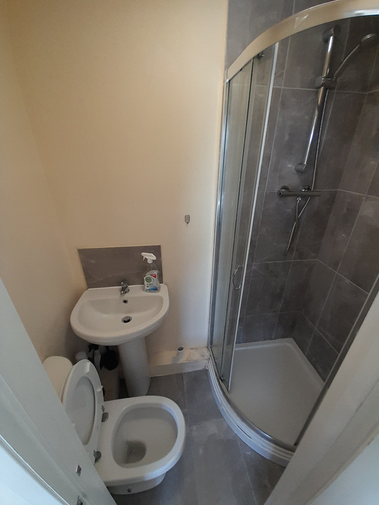 5 bed semi-detached house to rent in Close, Norwich  - Property Image 8