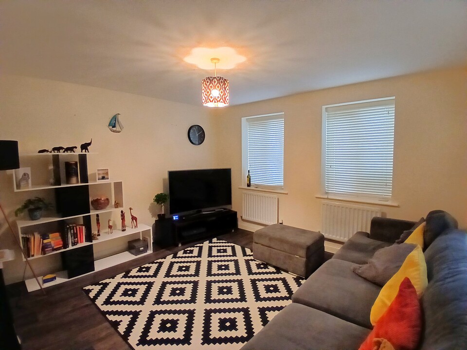 4 bed semi-detached house to rent in Viola Close, Norwich  - Property Image 4