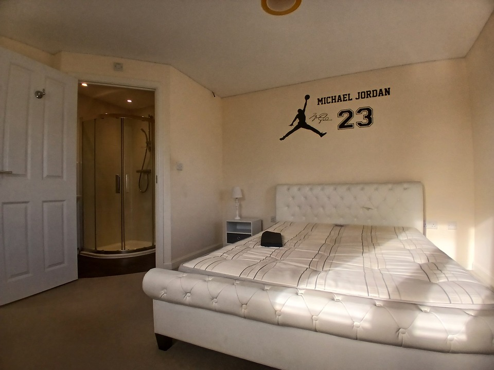 4 bed semi-detached house to rent in Viola Close, Norwich 5