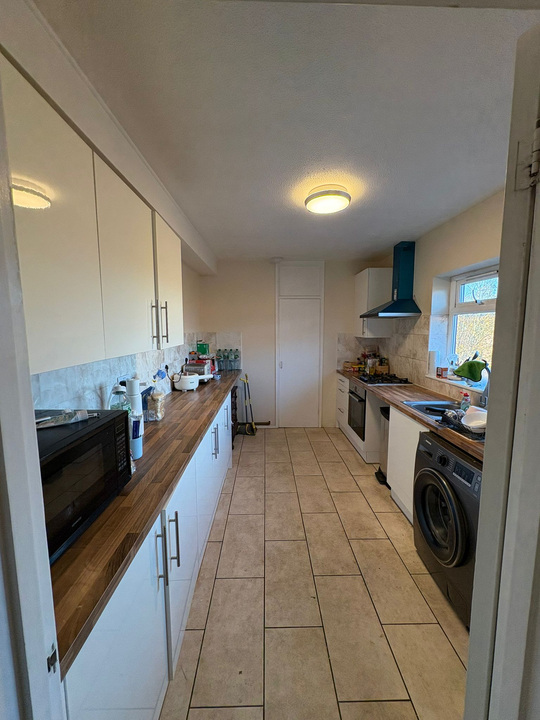 3 bed apartment to rent in Pippin Green, Norwich 1