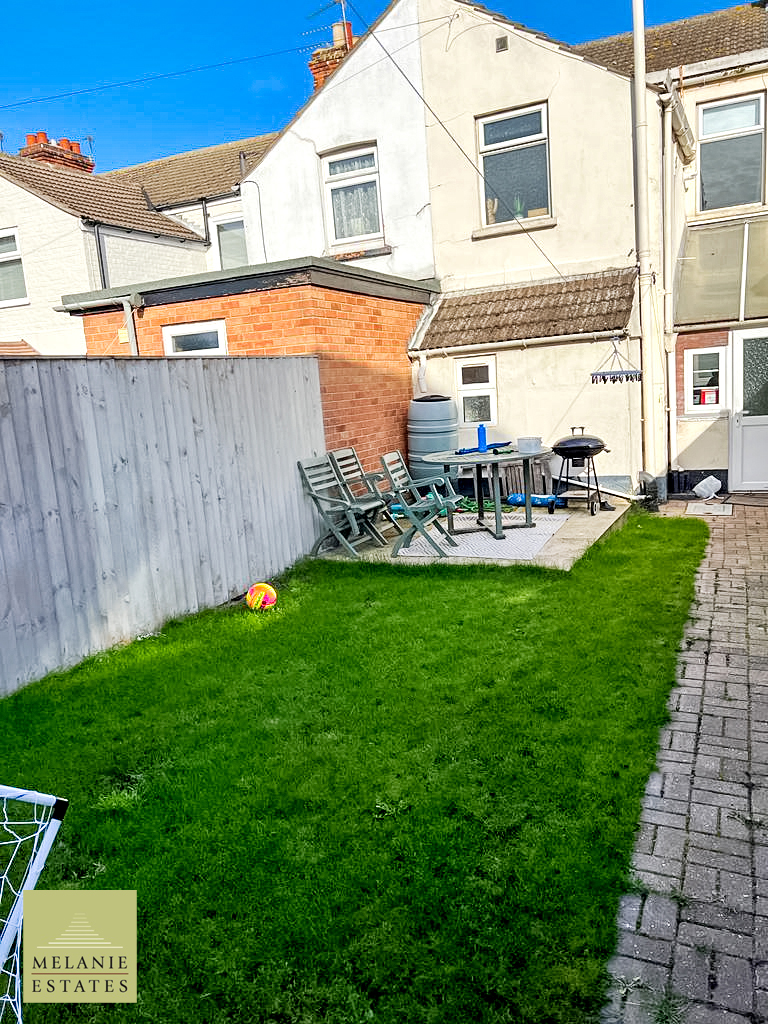 2 bed terraced house to rent in Avenue Road, Great Yarmouth  - Property Image 8