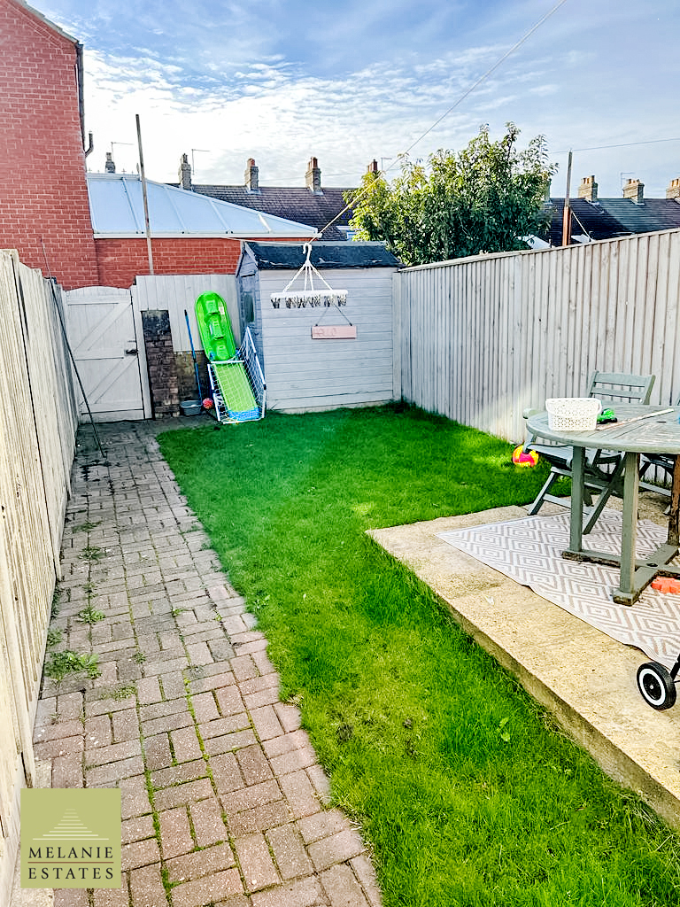 2 bed terraced house to rent in Avenue Road, Great Yarmouth 8