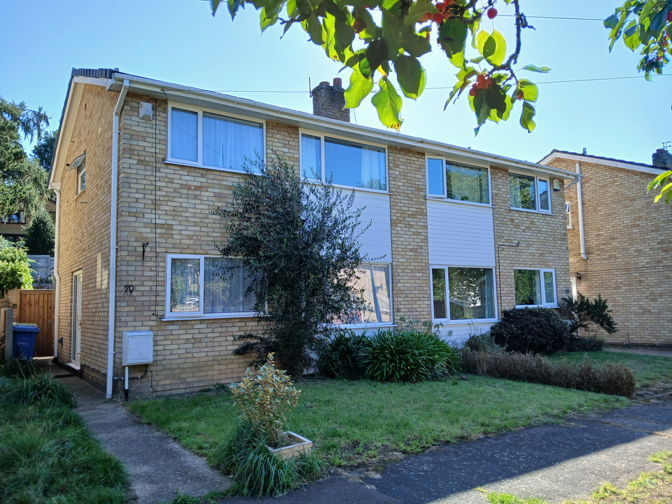 3 bed semi-detached house to rent in Leng Crescent, Norwich, NR4