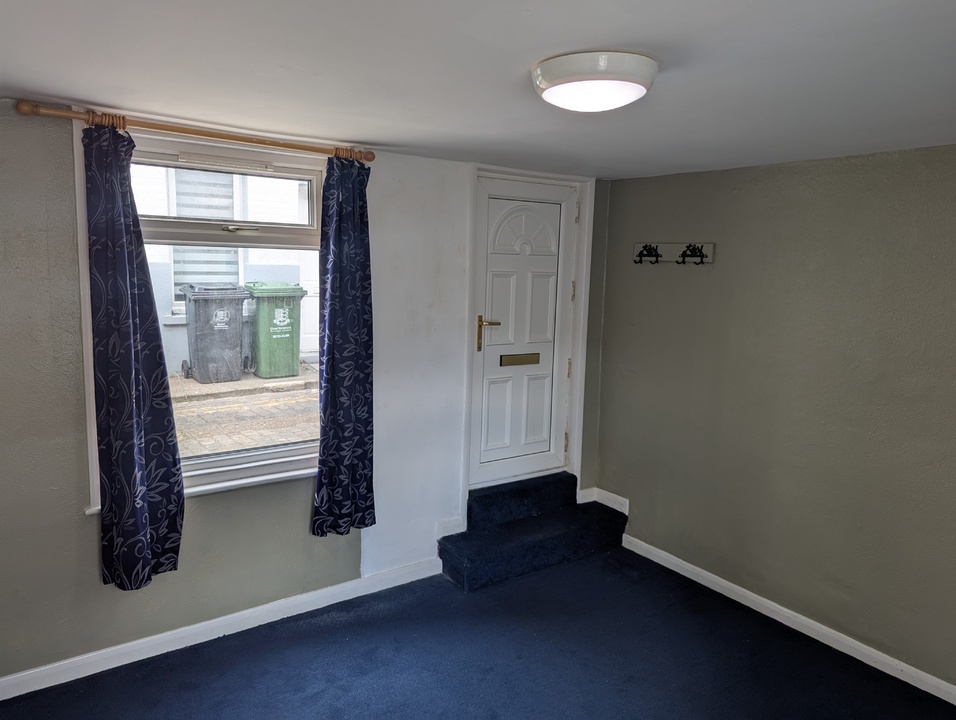 2 bed terraced house to rent in Malakoff Road, Great Yarmouth 1