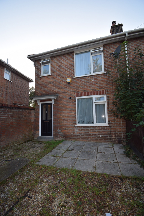 3 bed semi-detached house to rent in Cadge Road, Norwich  - Property Image 1