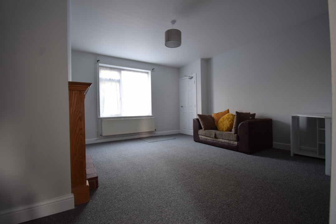 3 bed semi-detached house to rent in Cadge Road, Norwich 4