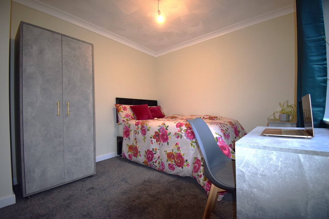 5 bed terraced house to rent in Northfields, Norwich 7