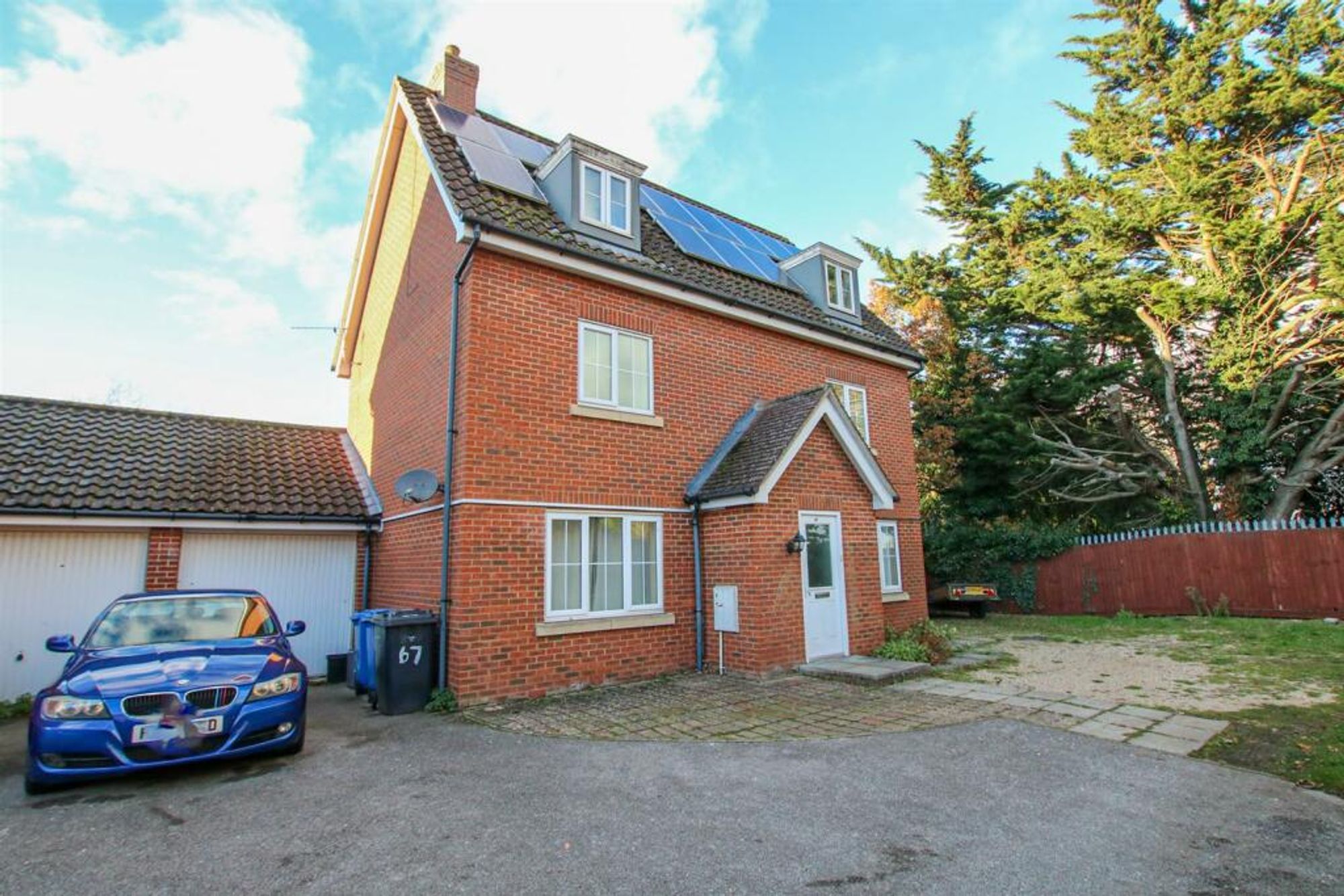 6 bed detached house to rent in Whistlefish Court, Norwich  - Property Image 1