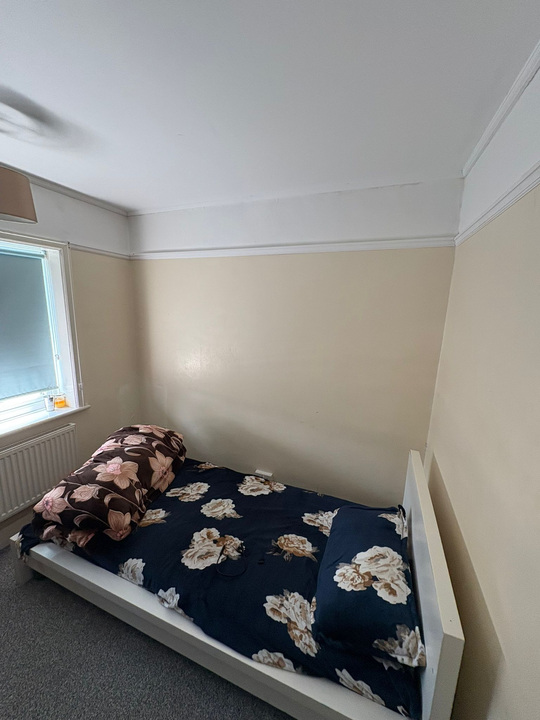 5 bed house to rent in Larkman Lane, Norwich 3