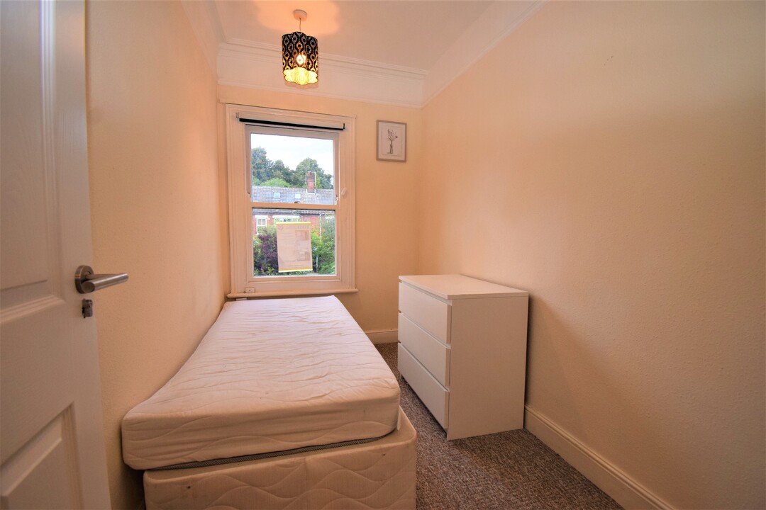 5 bed terraced house to rent in Earlham Road, Norwich  - Property Image 4