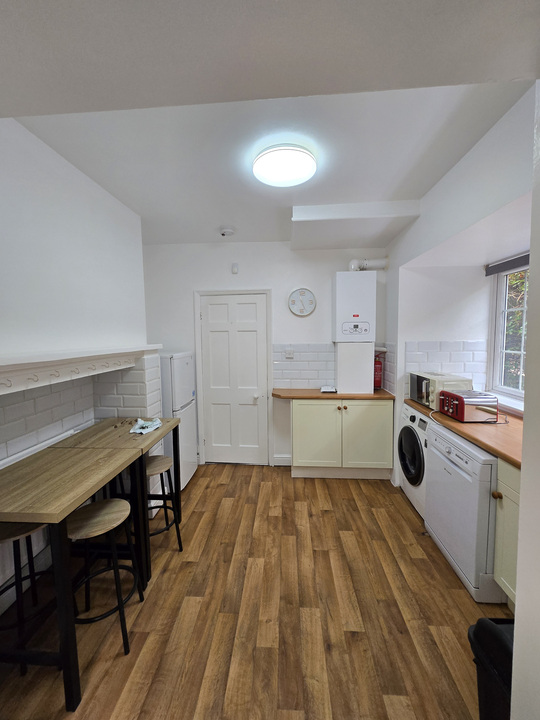 5 bed house to rent in Larkman Lane, Norwich, NR5 