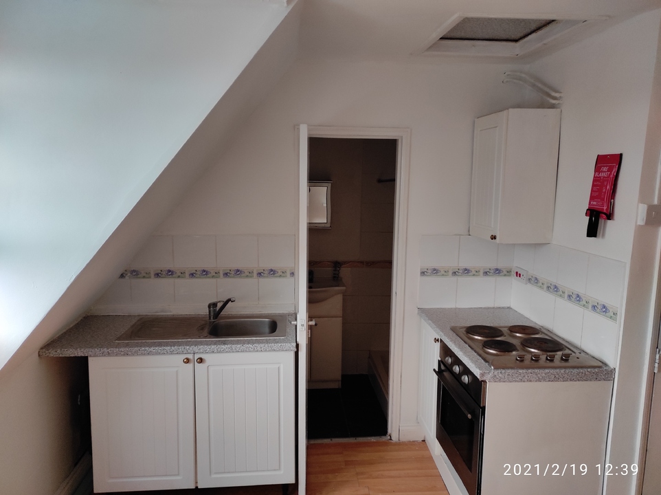 Studio flat to rent in North Quay, Great Yarmouth  - Property Image 5